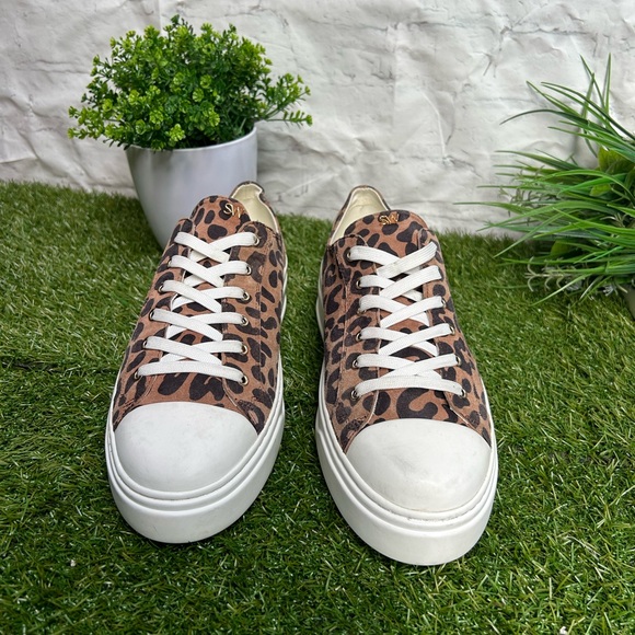 STUART WEITZMAN
 Sammy Low Top Sneaker
Cheetah Suede women size 10 like new - Picture 16 of 16